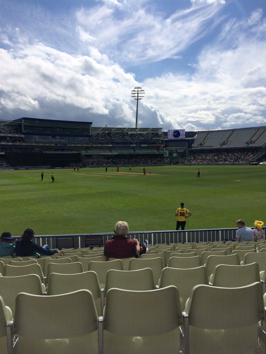 bearsfanpage's tweet photo. Bit better than Friday! Lancashire 138-6 off 18 https://t.co/wRebBzjxah