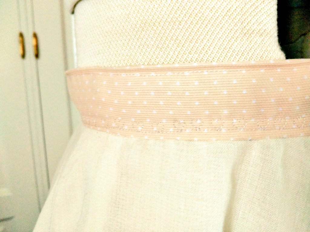 KokoamAstalde's tweet photo. Bajo falda de Anna WIP #RoadToEC
A falta de meterle metros y metros de bies abajo, esto casi está listo :). Son 4 capas de pomposidad 😍 https://t.co/gygGUgxnlk