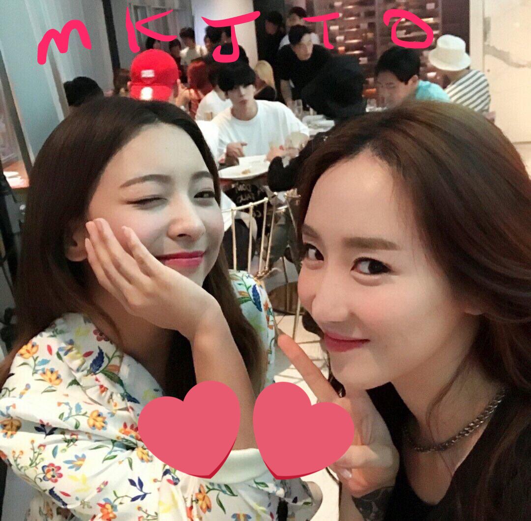 LadyRainz614's tweet photo. Aww.. Thanks for ur selca which captured the boys.. 👌🏽👌🏽❤️❤️❤️ #AfterConcertParty #SMTOWNLIVEinTokyo https://t.co/6hrZUc5GIa