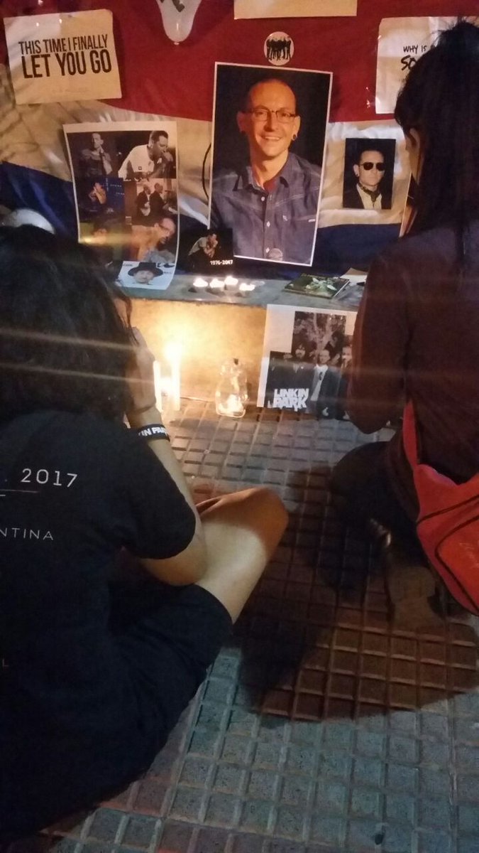 LinkinParkinPy's tweet photo. @phoenixlp Memorial in Asunción, Paraguay ♡ #ChesterLegend https://t.co/VGJZLDq9CD