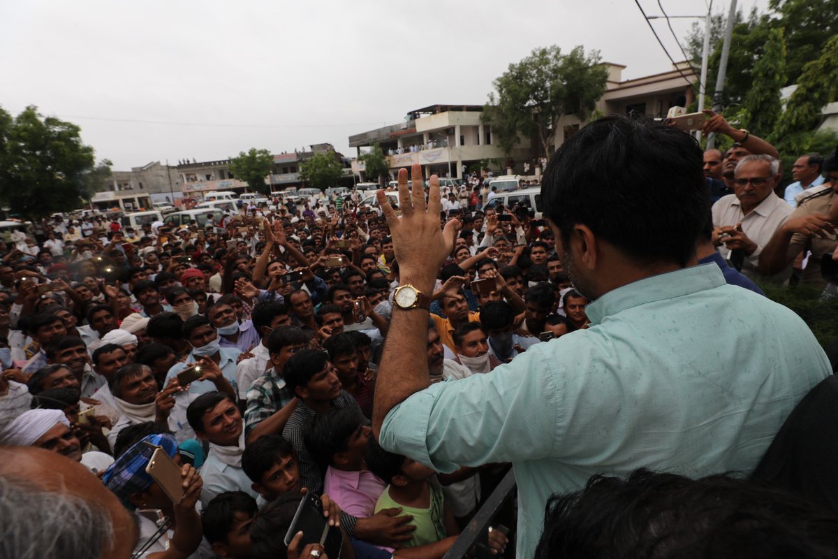 ChaudhryShankar's tweet photo. With CM @vijayrupanibjp at Dhanera APMC, interacting with the farmers and traders, ensuring all needed help from Govt. https://t.co/f8bd7viNkg