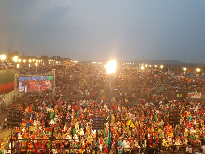 View image on Twitter