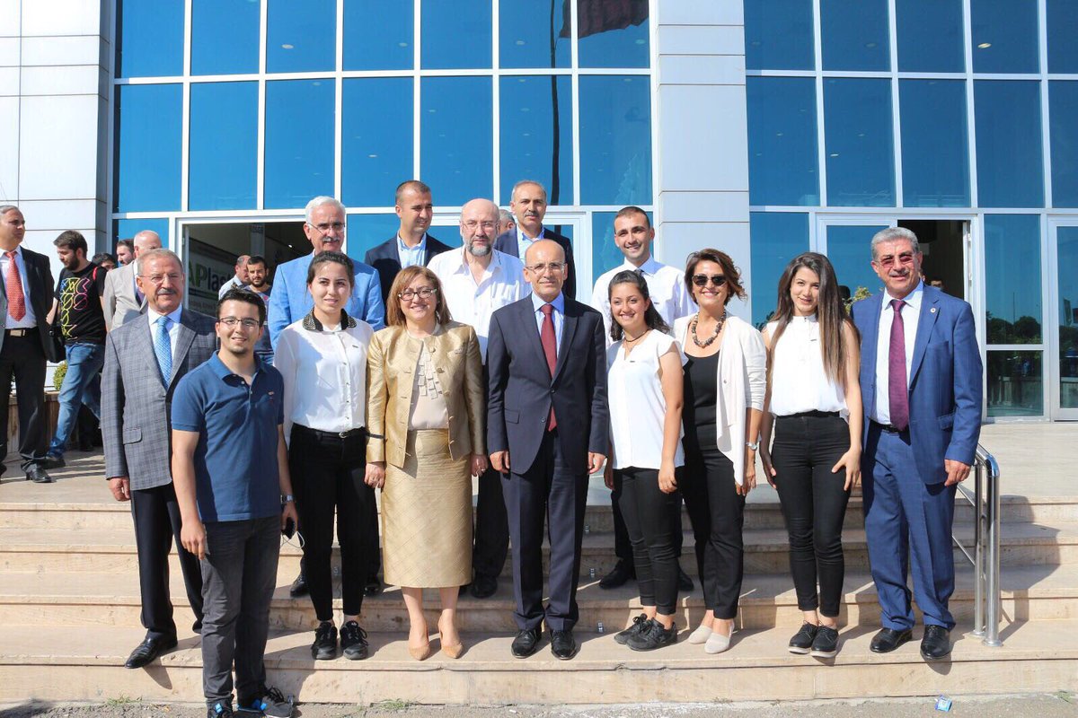 BitterNoa's tweet photo. @memetsimsek @FatmaSahin @akkayahulya @sadikgozek #bitternoa#gapshoes#akortfuarcılık#gaziantep https://t.co/yzFfMjVFc9