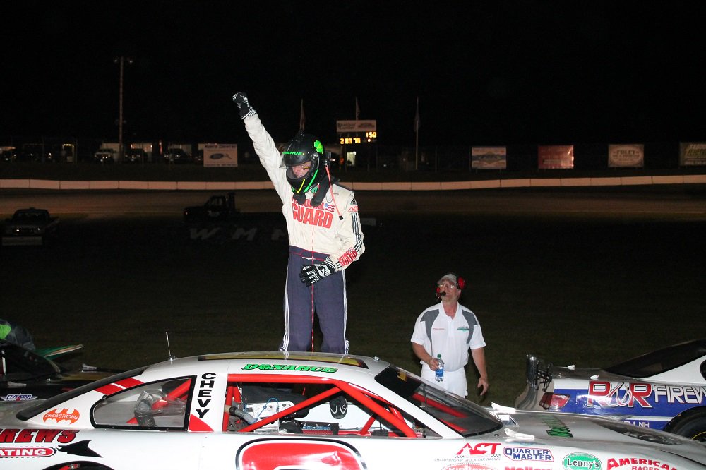UncommonMediaVT's tweet image. Donahue Grabs Big First Late Model Win at White Mountain --&amp;gt; wp.me/p7kzM6-Ar #WMMP