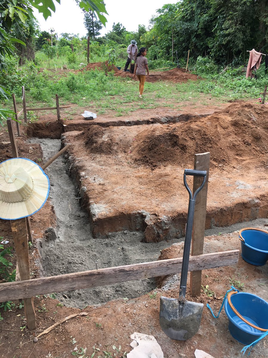 CampCambodia's tweet photo. #TeamMorn build the house in O Romchek village #CampCambodia @CampsInt https://t.co/y3gag74seM