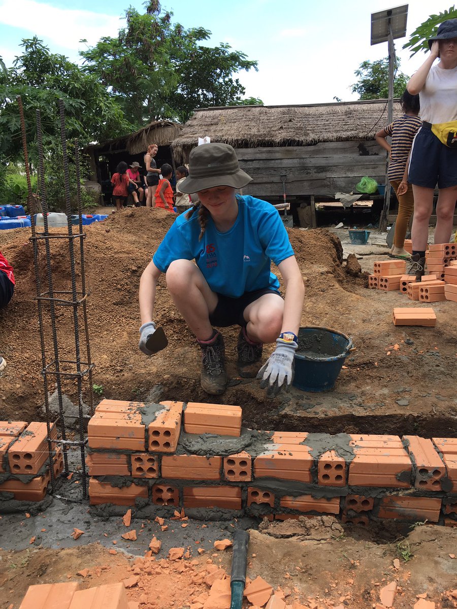 CampCambodia's tweet photo. #TeamMorn build the house in O Romchek village #CampCambodia @CampsInt https://t.co/y3gag74seM