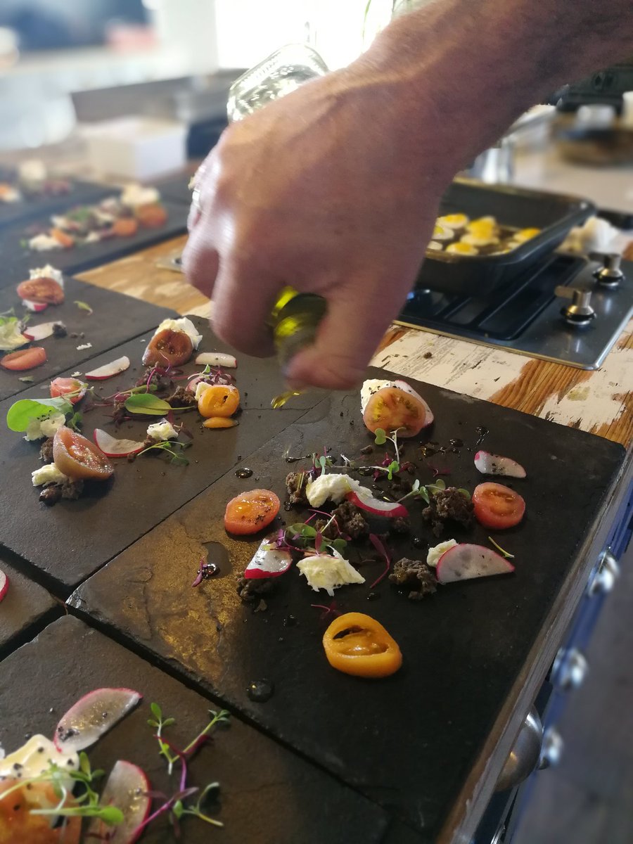 FRestaurants's tweet photo. Chef Duncan Doherty will soon be opening his home on @colmantmcc in Franschhoek for a unique dining experience. Max 16 guests all at 1 table https://t.co/d2QKLxna78