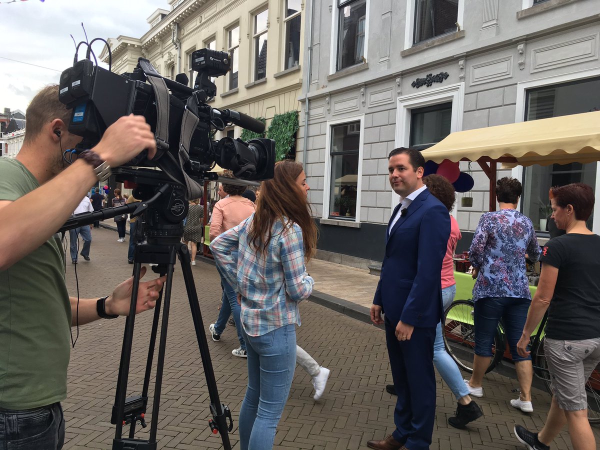 erikderidder's tweet photo. Vanochtend tijdens de #Dwalerij ook opnames voor @RTLNL programma, dat in het najaar op tv komt; over evenementen en ontwikkeling binnenstad https://t.co/B5Sdxyf5G9