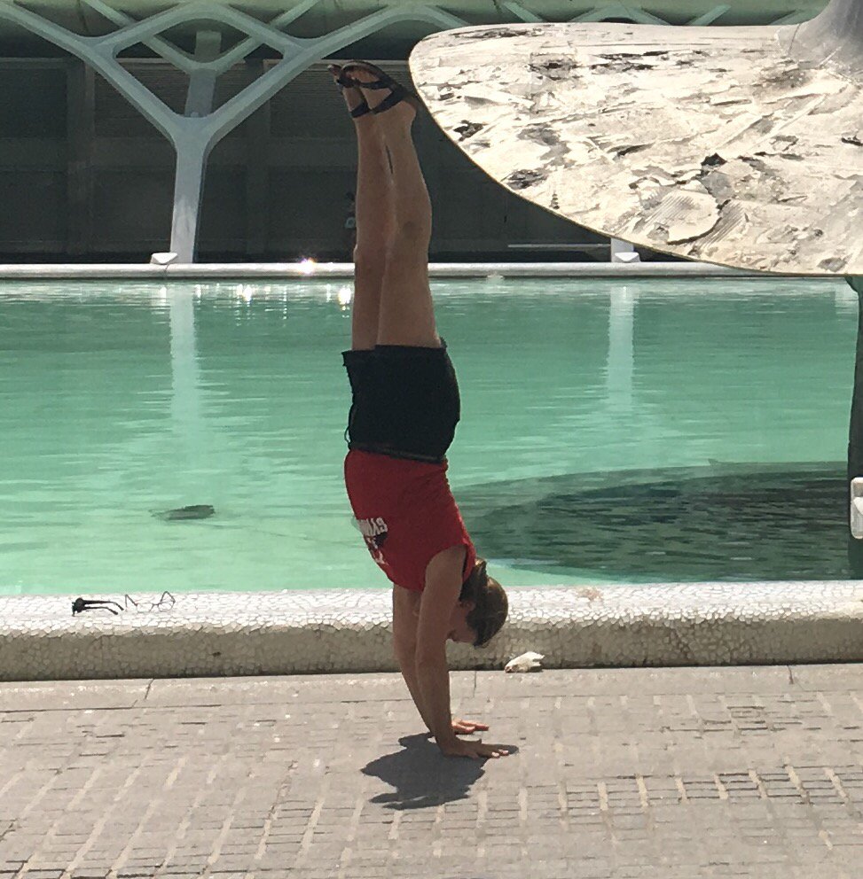 KC_Gym_School's tweet photo. A handstand from Valencia, Spain https://t.co/WFRZ21RzaG