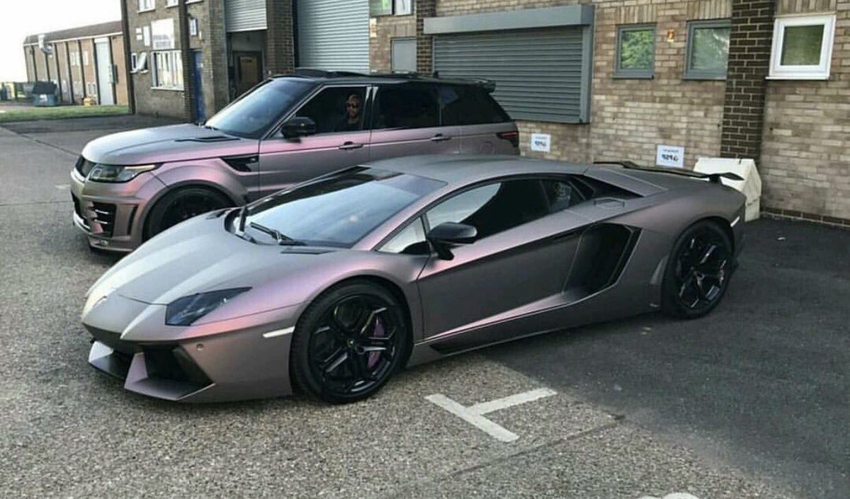 S6Wraps's tweet image. Relaxed Sunday before another packed week at #s6wraps HQ. Let's remember &amp;amp; appreciate these two 🍆#customcolour #VIP #Lambo #RangeRover