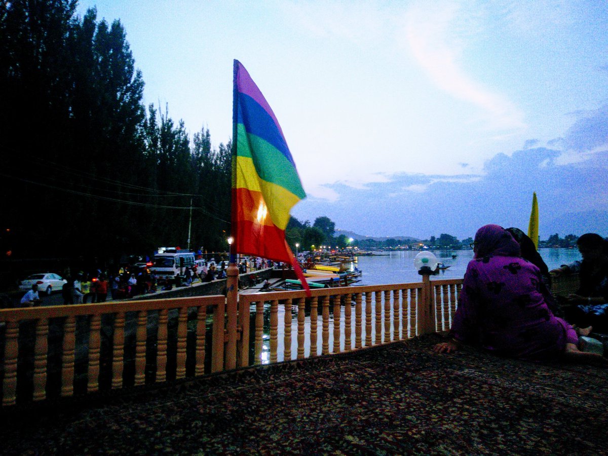 silenttrails's tweet image. Kashmir got the colours right... But does it have the &apos;right&apos; spirit! #dallake #LGBTQIA  #genderisnotbinary #rainbowflag #cultureoncruise