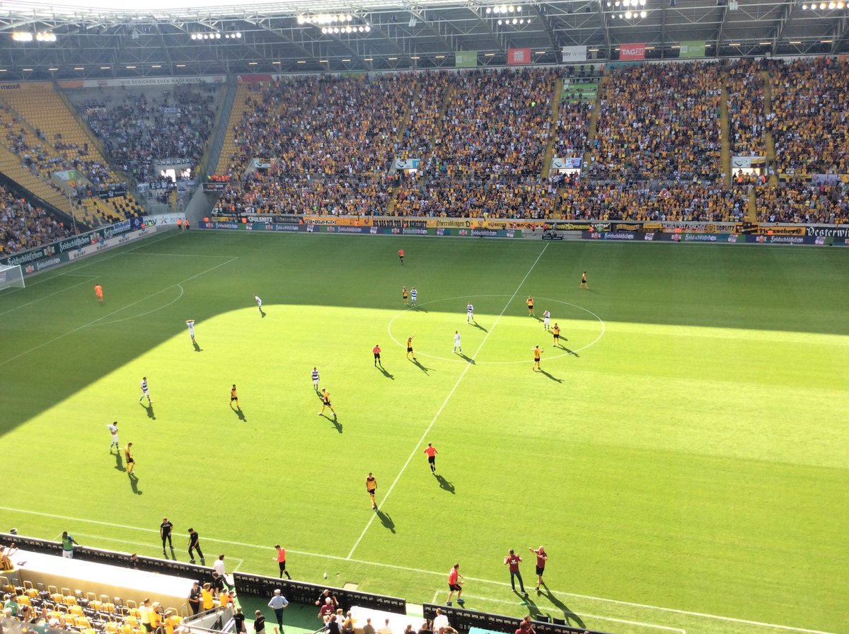 DynamoDresden's tweet photo. Yessssssss, Leute!!!!!! Auftaktsieg!! #SGDMSV 1:0 #sgd1953 https://t.co/djhDi5BnPM