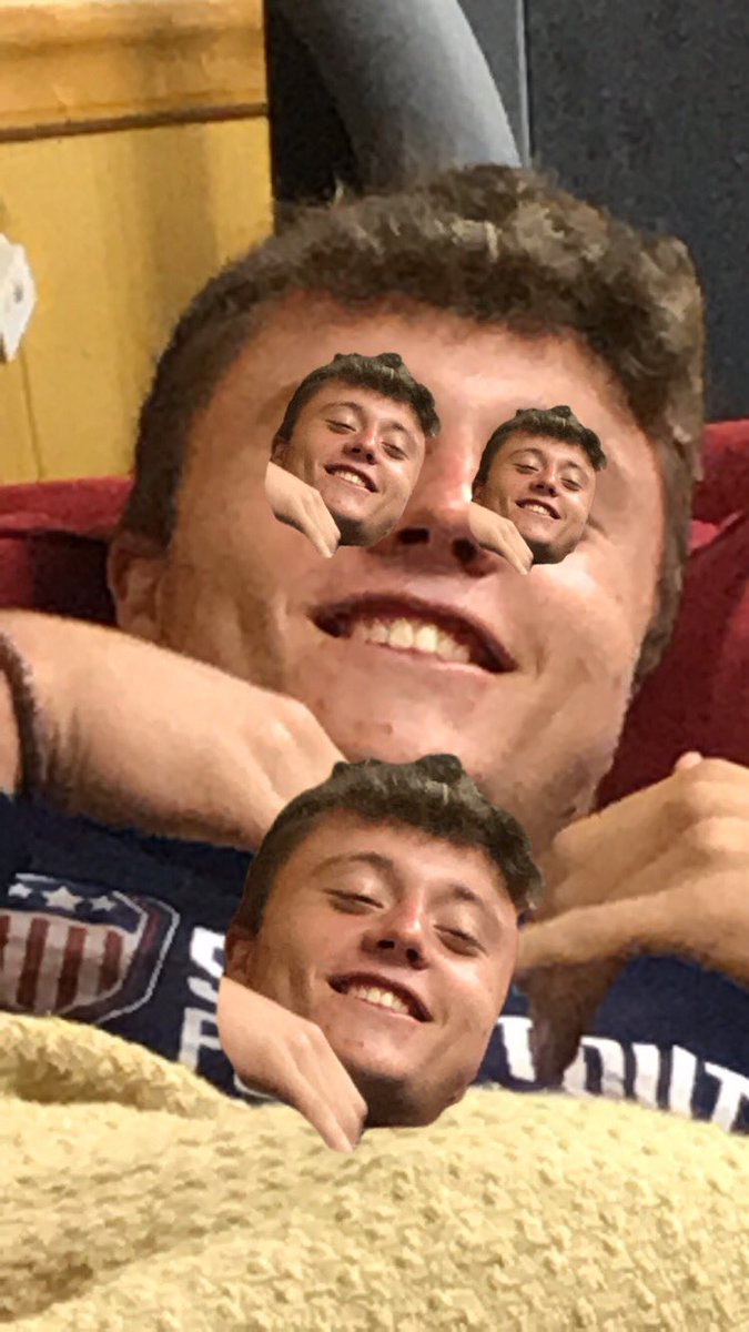 theorose18's tweet photo. Happy birthday to a true day one @rorryy_f18 https://t.co/dumFHQd0de