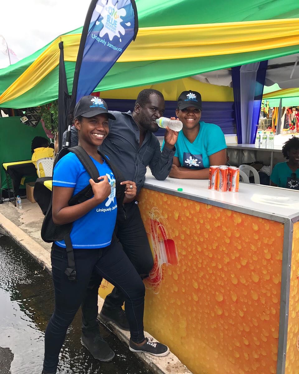 UCACaribbean's tweet photo. Weekends at UCA Jamaica π With us, your office can be anywhere! #UCASummer #876Water #ATL #Durex #Utopia #JewelResort #IndependenceVilliage https://t.co/POA3zvcGtd