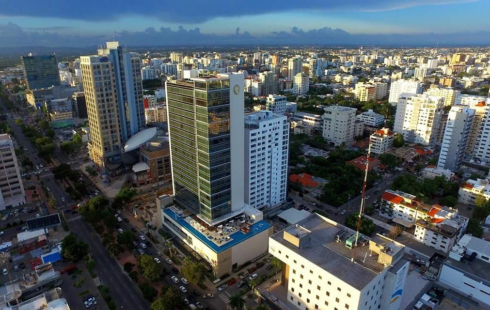 InterConti_RD's tweet photo. Un hotel de clase mundial, ubicado en el corazón de la ciudad de Santo Domingo.
¡Le invitamos a ser parte de la #RealInterContinentalLife! https://t.co/UPOw8aSFeT