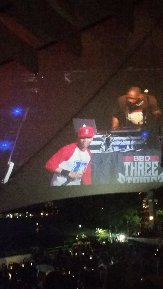 Tee_Nicole_'s tweet photo. #BBD killed it in Detroit last nite.  But @RonDeVoe didnt shout out us Geminis!  Still love u tho.  #ThreeStripesTour #blackboyjoy https://t.co/CKFCVpRl1U