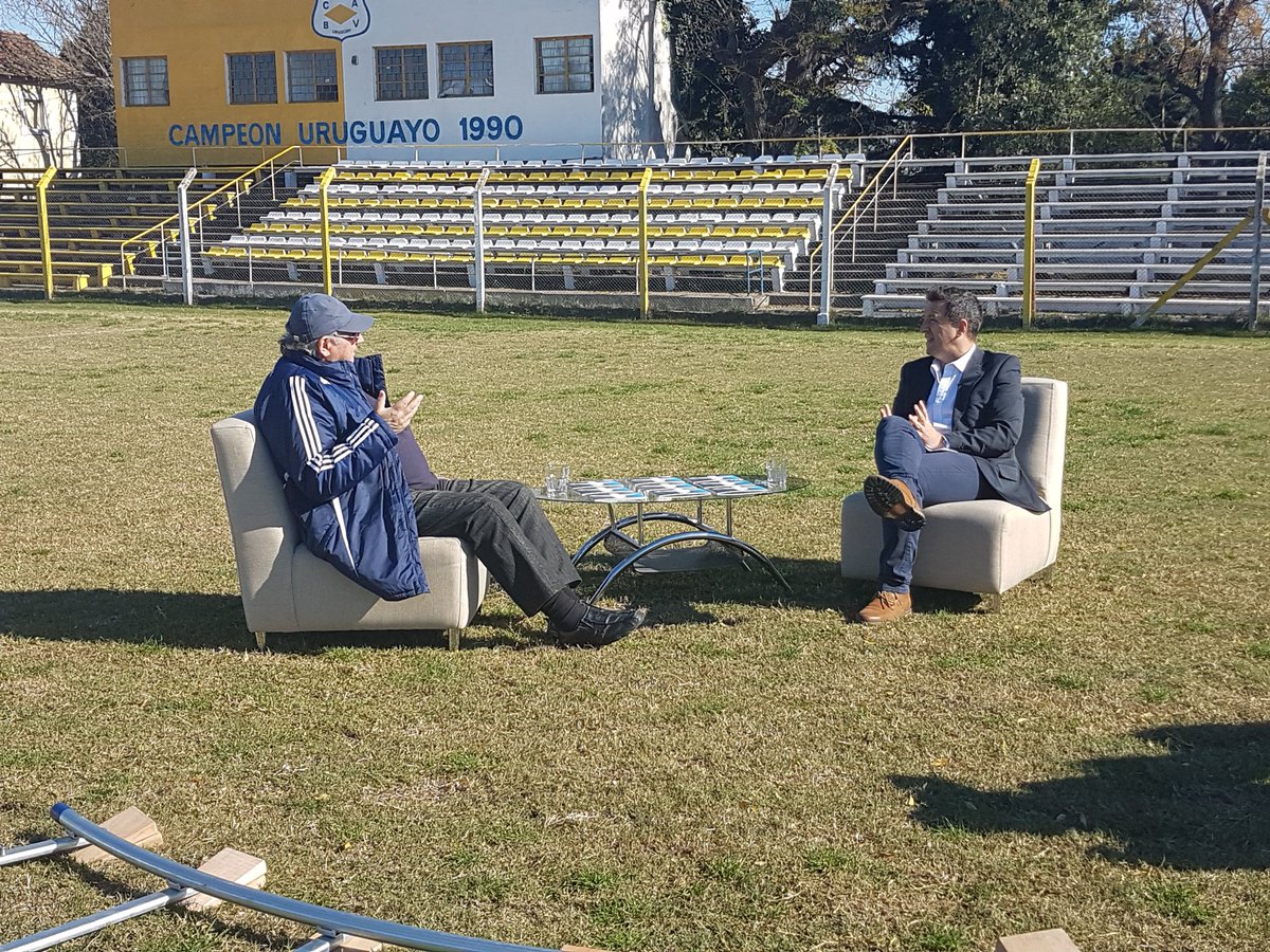 U_ru_guayo's tweet photo. Aprovecha el receso local y reviví las entrevistas de @Buysan a @JoseMaGimenez13 #Markarian #Cebolla y #Papelito en https://t.co/X7p8wAXygd https://t.co/TXHMHpSJRj