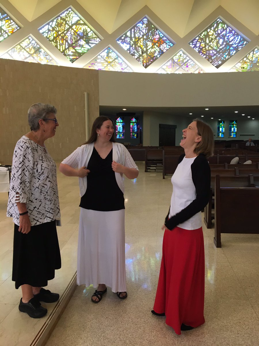 dominicanfmly's tweet photo. The time has come #firstprofession #DominicanOP @sinsinawasister https://t.co/J9N6OWdARh