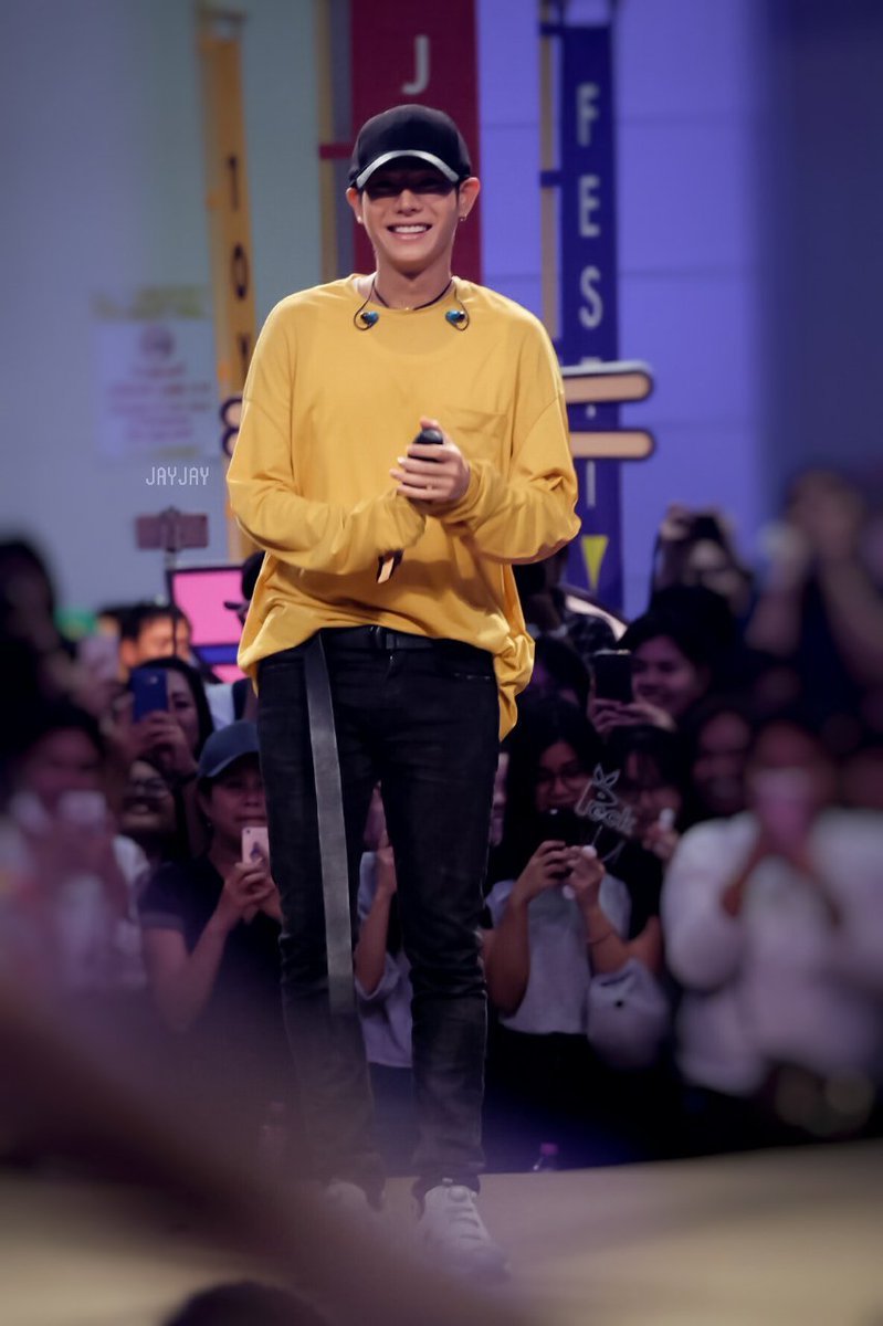 JayJay_HSu's tweet image. อยากให้ยิ้มอย่างงี้ทุกวัน น้ำตาน่ะมันไม่เหมาะกับยูหรอกนะ ^^
#เป๊กผลิตโชค 
#palitgallery