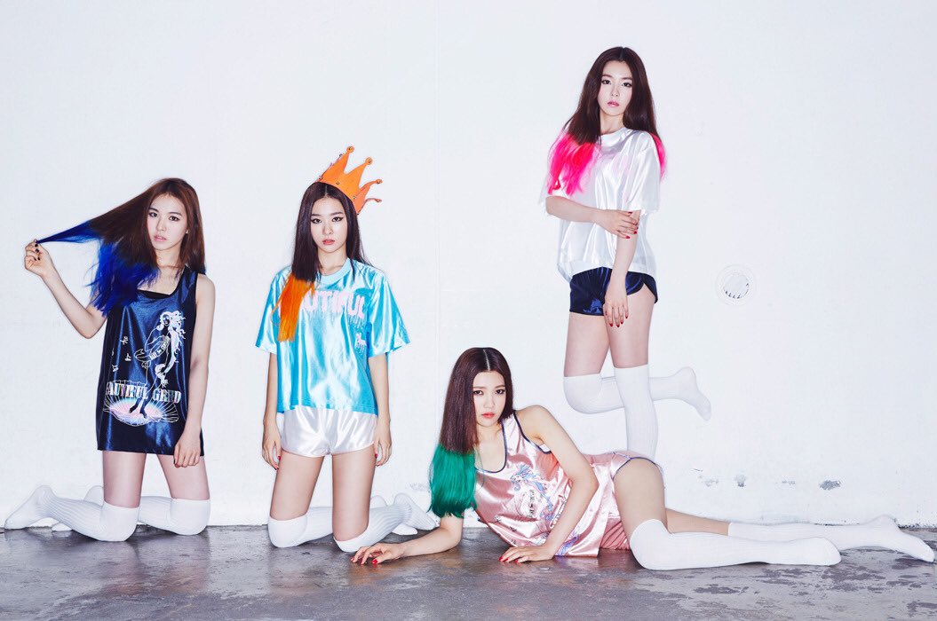 RedVelvetBRA's tweet photo. Há 3 anos saiam as fotos teasers de Happiness.
E amanhã ao meio-dia vamos celebrar o 3º ano de debut do Red Velvet! https://t.co/sBfj4yzXby