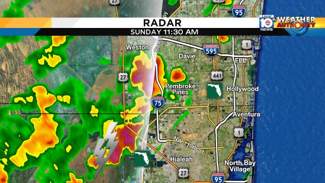 RIGHT NOW - Heavy storms moving into SW Broward & NW Miami-Dade. #Flwx https://t.co/E3xfOb0pj1