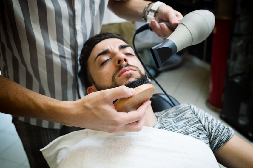 barber_trends's tweet photo. Kleine Bartkämme und -bürsten mit großer Wirkung 👉🏼https://t.co/3Wmn3sg5vz #bartkamm #bartbürste #barbier #barber  #barberblog #blogger https://t.co/um3QdlUV1T