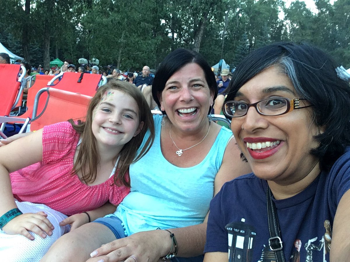 bhattgannon's tweet photo. Thanks TD for some Bare Naked fun! #CFMF2017 #HTTW1. Thanks Nada! Thanks Stacey Schiebelbein (MMS)for saving me a spot. https://t.co/uamyYD04YD