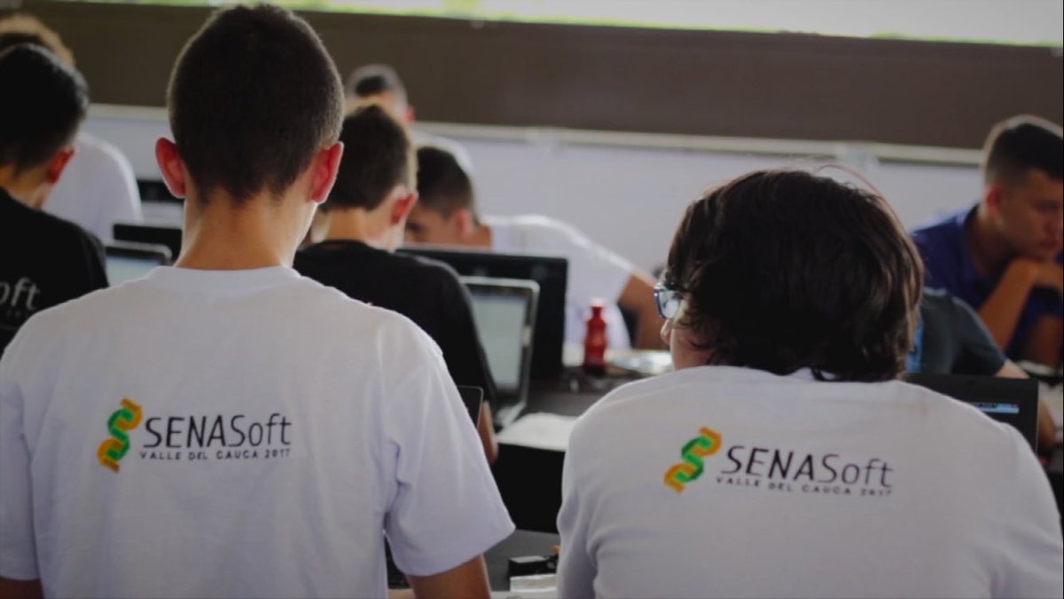 gustavo_araque's tweet photo. En #SENASoft2017, aprendices mostraron su talento para la tecnología y el desarrollo de software. #SENATV https://t.co/1uyFiVnZtU