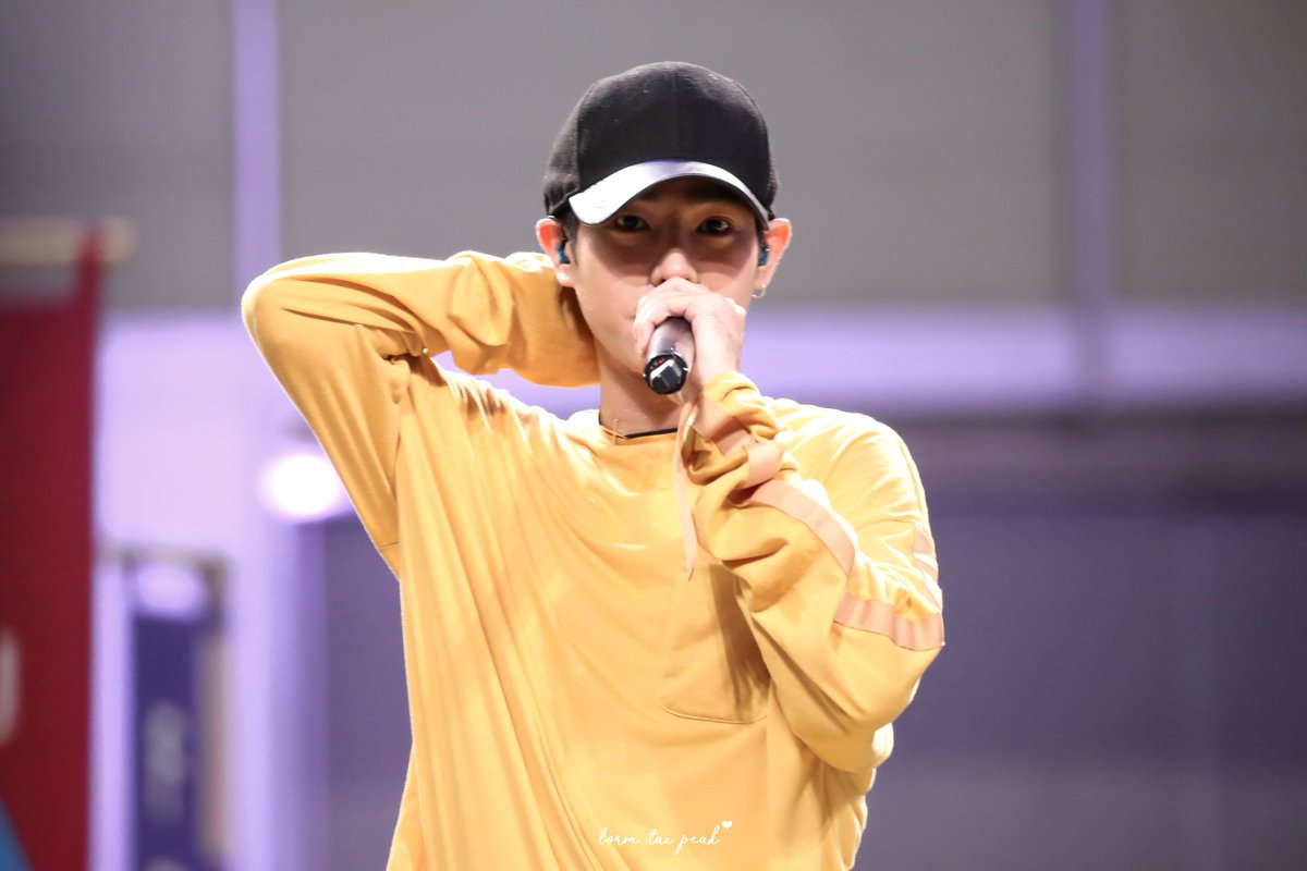 Lorm_Tai_Peak's tweet image. หนายยยย เช็คหูซิ กางเท่ากันอะยาง เอ้ยมะช่ายย ได้ยินชัดอะยางง 555 #TheMomentsOfLorm_Tai_Peak #palitgallery #เป๊กผลิตโชค