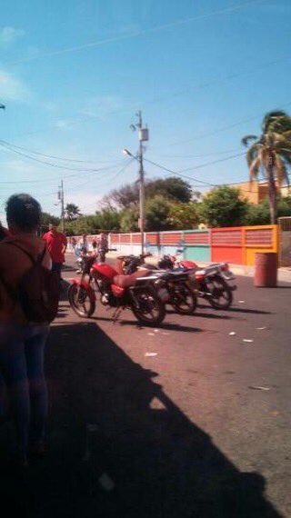 JuanPGuanipa's tweet photo. Los cinco principales #CentrosVacíos del municipio Mara. ¡La soledad del "Anulado"! Siempre ha sido un FRAUDE #ConstituyenteFraudeEvidente https://t.co/sxgBI8BpE9