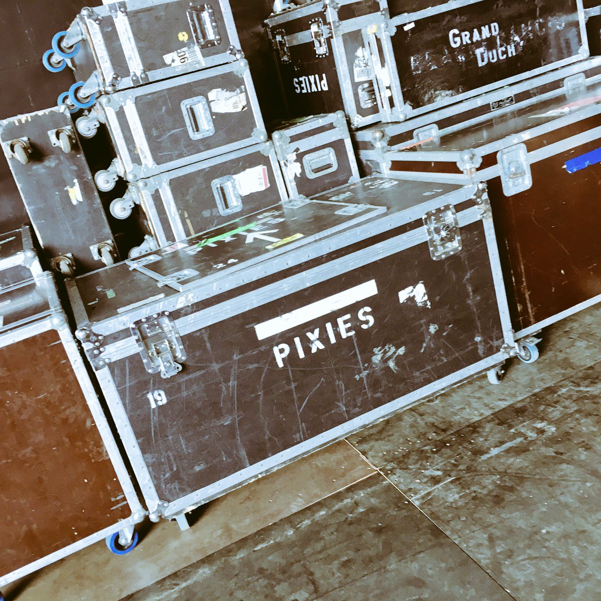 MstreamLive's tweet photo. Dernier jour pour #lesescales2017 @les_escales 

Ce soir, on filme @Imanyofficiel , Camille et @PIXIES ! https://t.co/iZc9Y8Iqy7