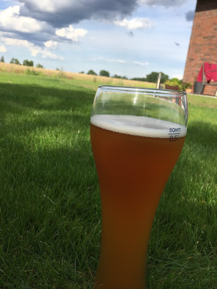 AniUndThomas's tweet photo. Ein bischen Sommer im
Garten. #LivingTheGoodLive https://t.co/dxBv02GXoT