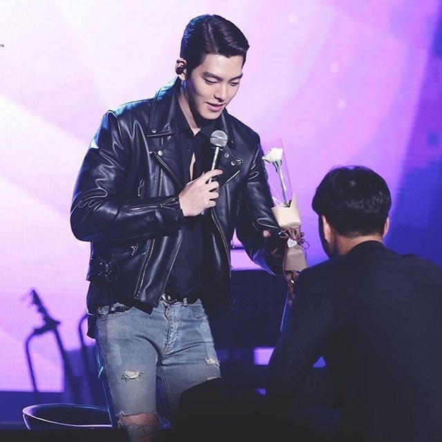 woobinista's tweet photo. Slick back hairstyle + badass outfit = forever my fave #kimwoobin look 😍 #bedtime #gudnait https://t.co/E06LvmQLLZ
