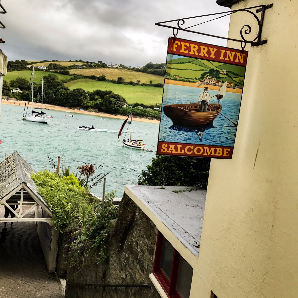 TorquayTourist's tweet photo. Nice trip to #salcombeharbour today with the crew. Pub lunch at this place is just what we needed! #salcome #devon #mydevon #boosttorbay https://t.co/sBXlTunP4R