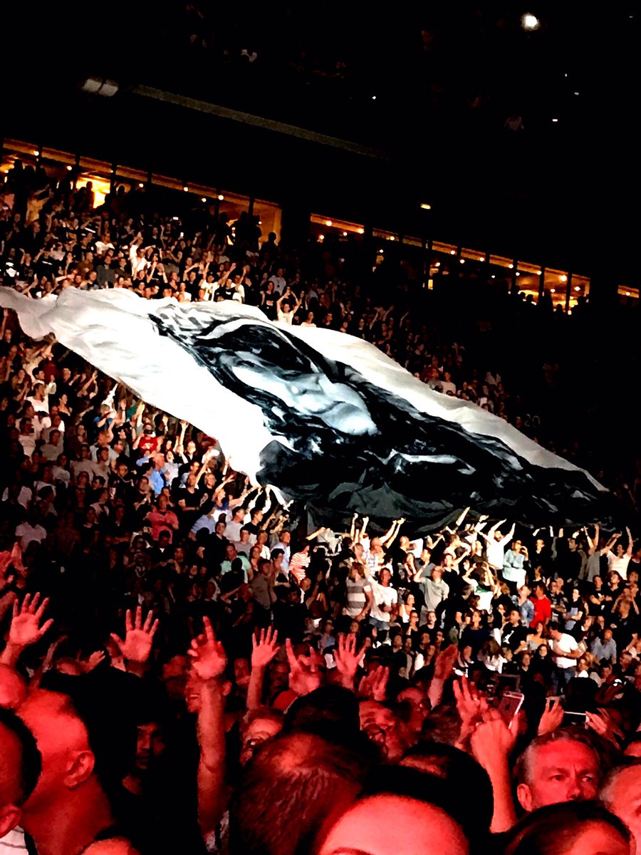 RenateReinders's tweet photo. @U2 #joshuatreetour2017 #u2 @ACorbijn_News #AdamClayton magic..love...trust.#nofear https://t.co/yAbOOyesUx