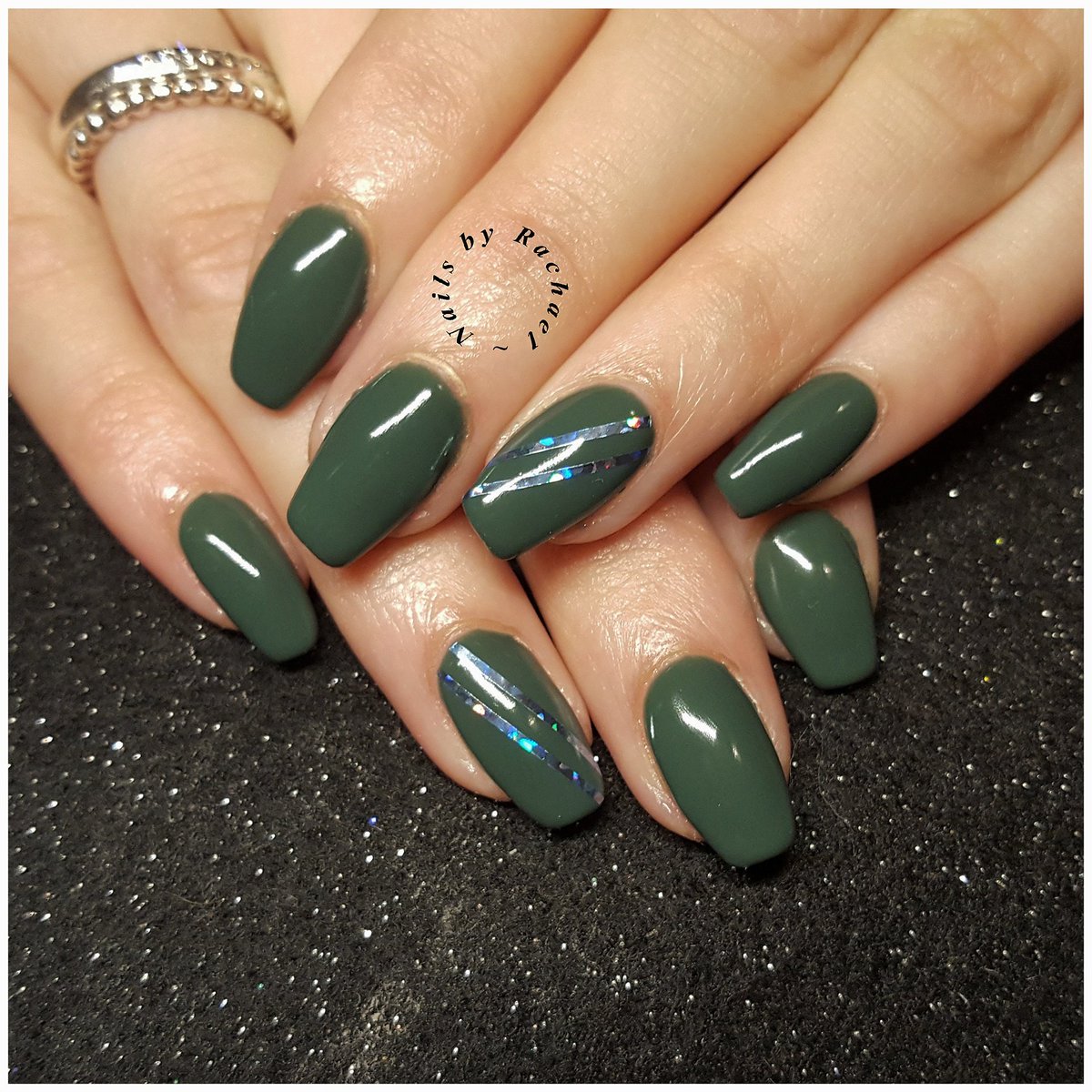 rachsjourney's tweet photo. #khakinails 💅💚 #showscratch @INKNAILSLONDON @ScratchMagazine @Roo_Beauty @PROHairBeauty @pro_beauty @NailproMagazine @nailsmag @SalonsDirect https://t.co/ZaJEfX68fd