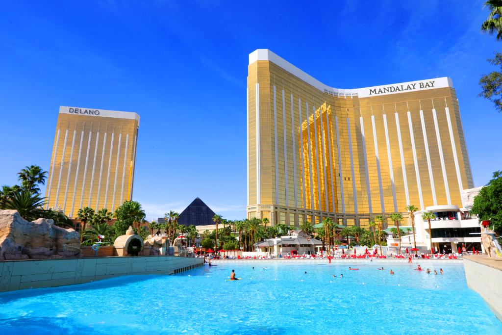 MonteCarloVegas's tweet photo. It's #cabanatime @mandalaybay. https://t.co/u5JiWkeJYb https://t.co/OmBKpYmnmq