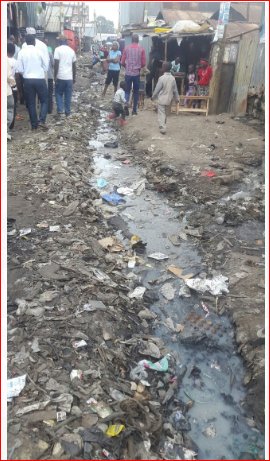 MigunaMiguna's tweet photo. The #IntegrityTeam was in PIPELINE, Embakasi South today. Our people live and work in horrible RAW SEWER as my opponents loot public assets. https://t.co/sDdxprqj7k