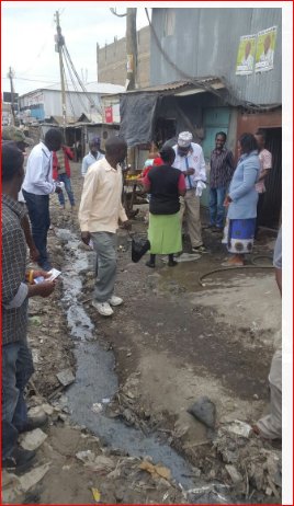 MigunaMiguna's tweet photo. The #IntegrityTeam was in PIPELINE, Embakasi South today. Our people live and work in horrible RAW SEWER as my opponents loot public assets. https://t.co/sDdxprqj7k