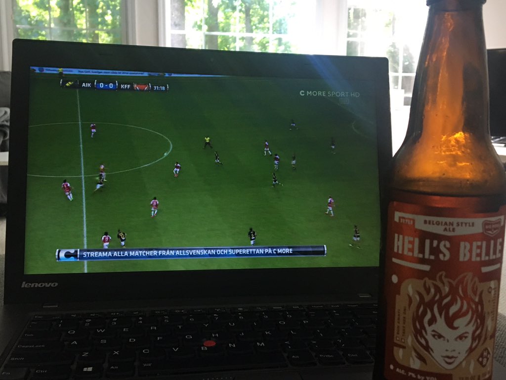 claesson620's tweet photo. @Waezlur Skål för Gnaget från NC #HellsBelle #AIK https://t.co/MbobA6xQ9u