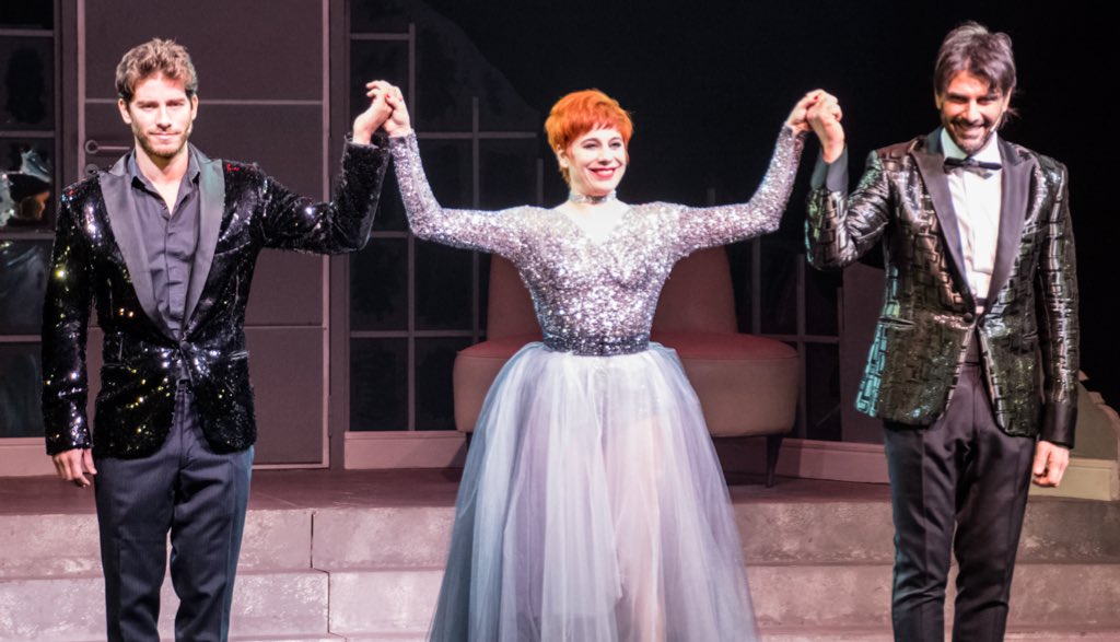 HOY DESPEDIDA de <a href="/LoprohibidoOK/">Loprohibido</a> HOY tenemos FIESTA en el Apolo. <a href="/darthesjuan1/">Juan Darthés</a> <a href="/AlejandraRadano/">Alejandra Radano</a> <a href="/YankelevichG/">Gustavo Yankelevich</a> #QuéLindoEsElTeatro 🚫🍎🎟🎭