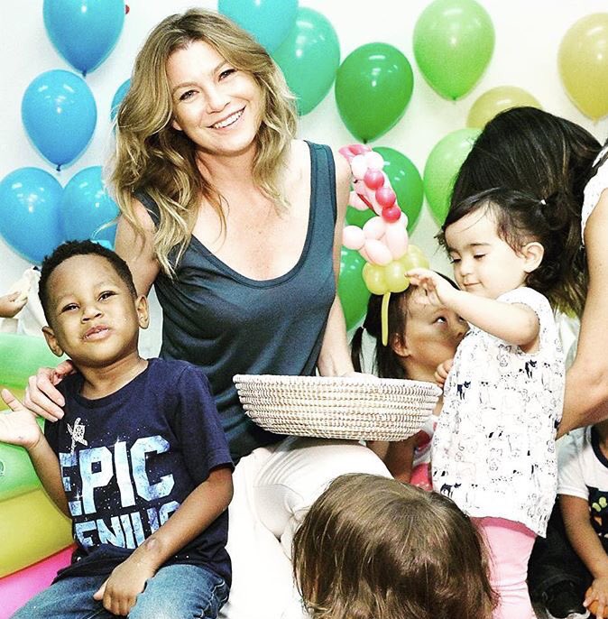 NicoleMonster23's tweet photo. Ever notice how @EllenPompeo looked older after Patrick left? Well, look who's looking younger again bc that d(empsey) is back #DerekIsAlive https://t.co/Jxh5pplNjg