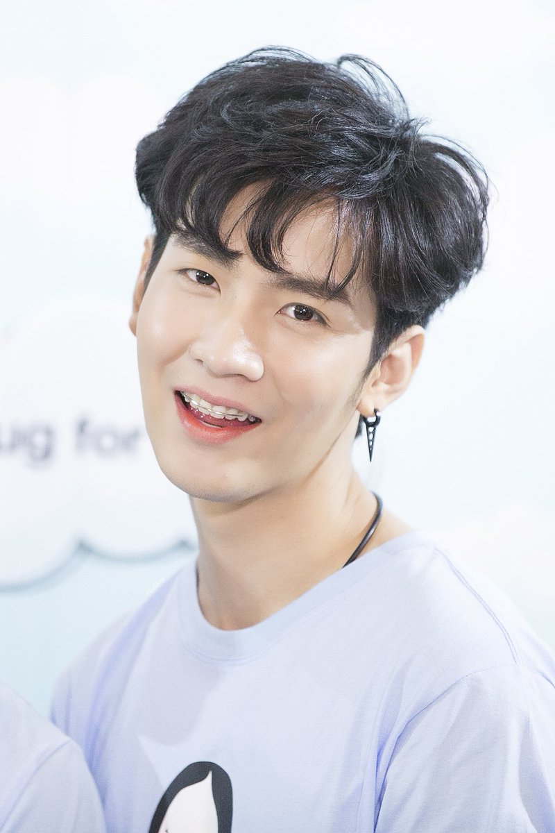 finddme's tweet photo. โอ้ยโดนใจฉัน ฟันเหล็กเด็กแนว @KiimMon #ขุณขิมมอญ #2Moonstheseries https://t.co/eJubGbsCdW
