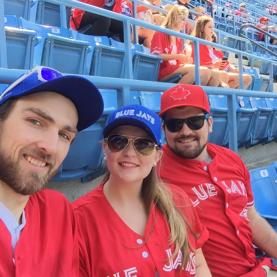 RileyArmstrong1's tweet photo. Blue Jays Game today! ❤️⚾️💙🍻 #CanadaBaseballDay #GottheJersey #Success #LetsRise @ParkerArmstron2 @kevellwood https://t.co/UgqLuZub4Q