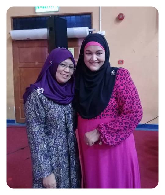 purplesnowwhite's tweet photo. With siti Fairuz &amp; siti nordiana #rayasakan #rayasakanhaiza #rumahterbukahaiza #komplekssukandesatasik #22july2017 https://t.co/UEOXbHnKCQ