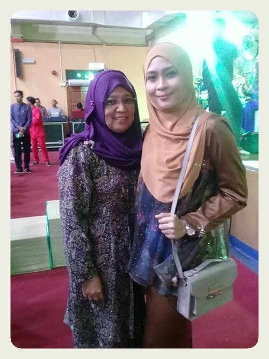 purplesnowwhite's tweet photo. With siti Fairuz &amp; siti nordiana #rayasakan #rayasakanhaiza #rumahterbukahaiza #komplekssukandesatasik #22july2017 https://t.co/UEOXbHnKCQ