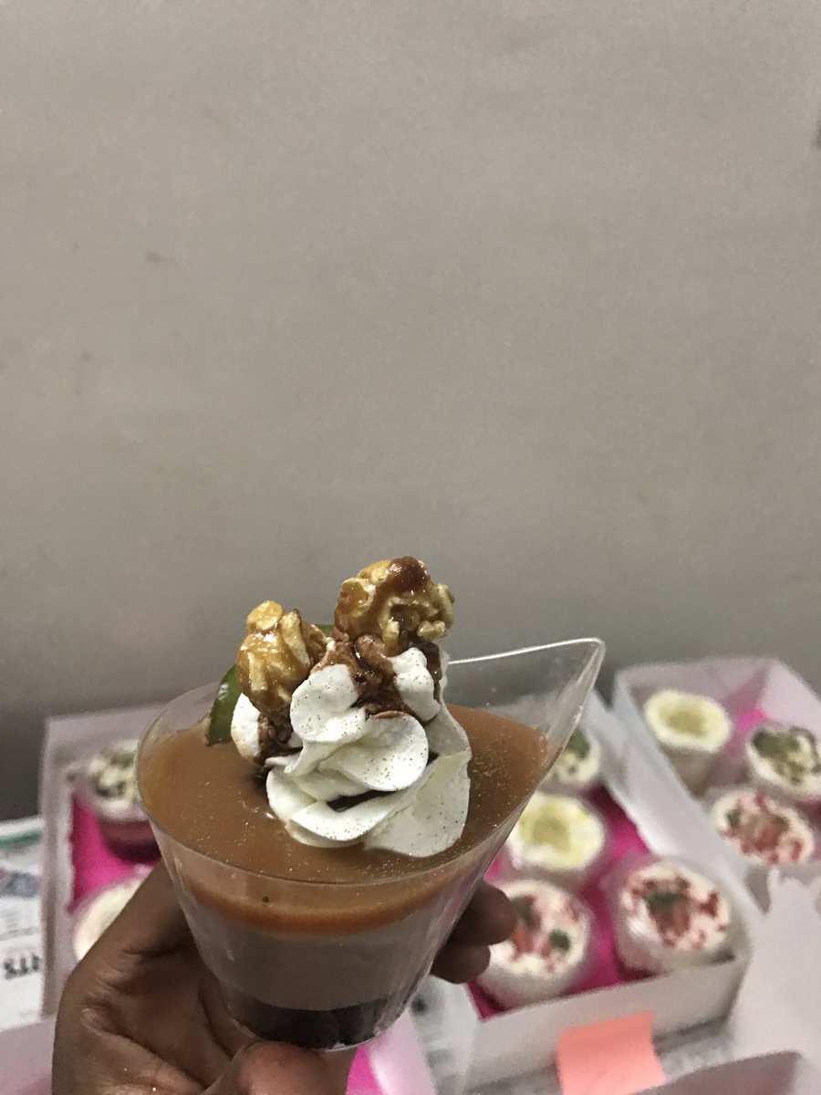 SadieB_'s tweet photo. Mini cheesecakes, maxi cheesecakes... All #CakeVelvet 😋 https://t.co/BdKB1fqOYf
