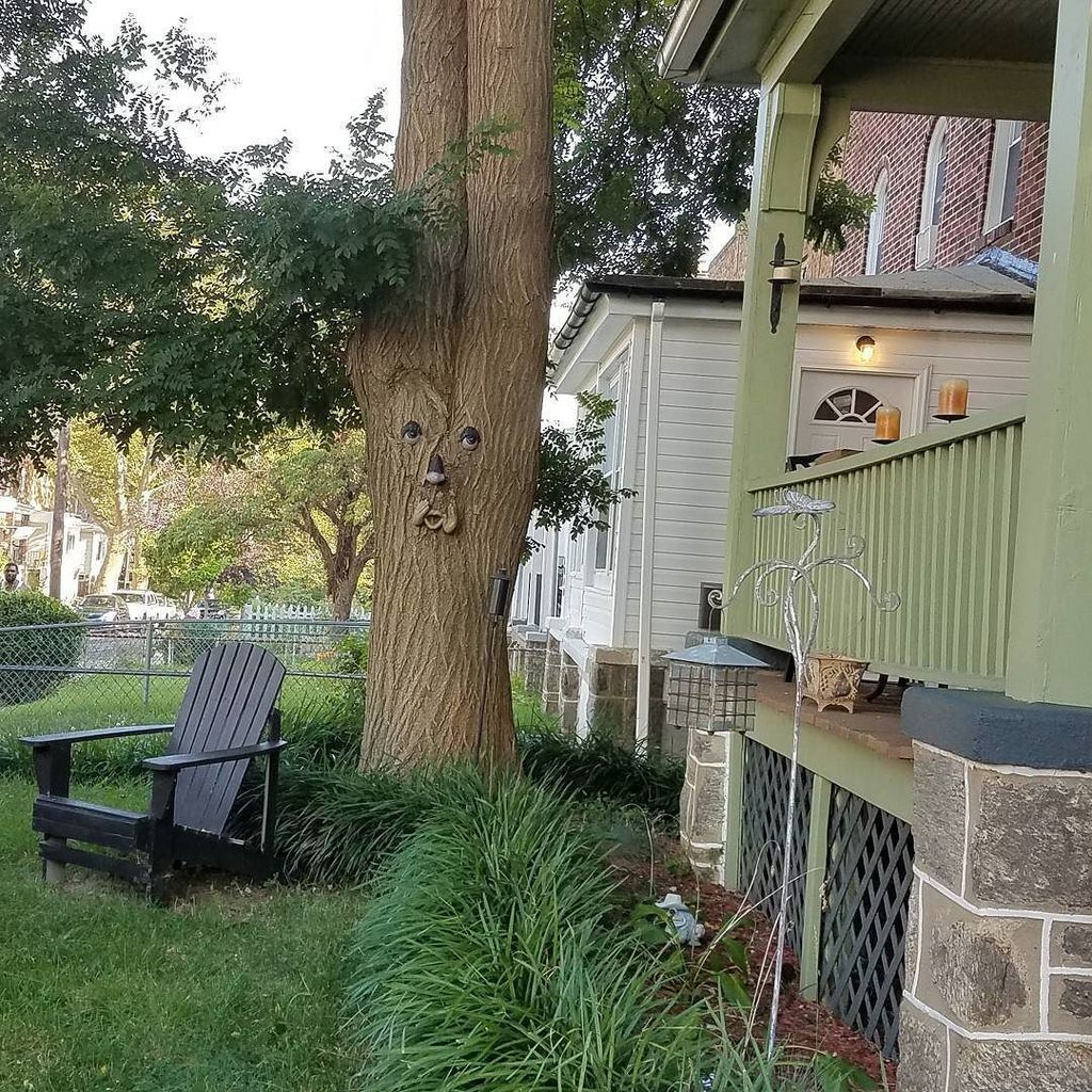 UrbanPhillyMom's tweet photo. ☺ My neighbors are so creative.  #philly #philadelphia https://t.co/TohswV33sh https://t.co/t13M9y5wxr