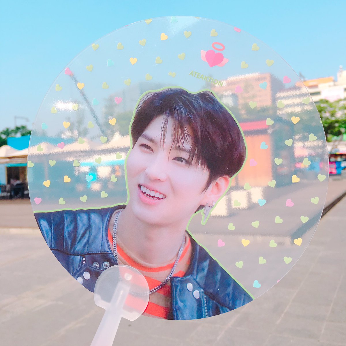 폼 오픈은 7/31 까지입니다. 
❗️슬로건 현장구매 or 투명부채 미수령 or 슬로건 현장 수령 예정이었으나 미수령❗️인 분들 꼭 기한 내에 폼 작성 부탁드려요🙏🏻 
이후 재고판매 예정 없으니 관련하여 DM으로 문의 주셔도 답해드리지 않습니다.