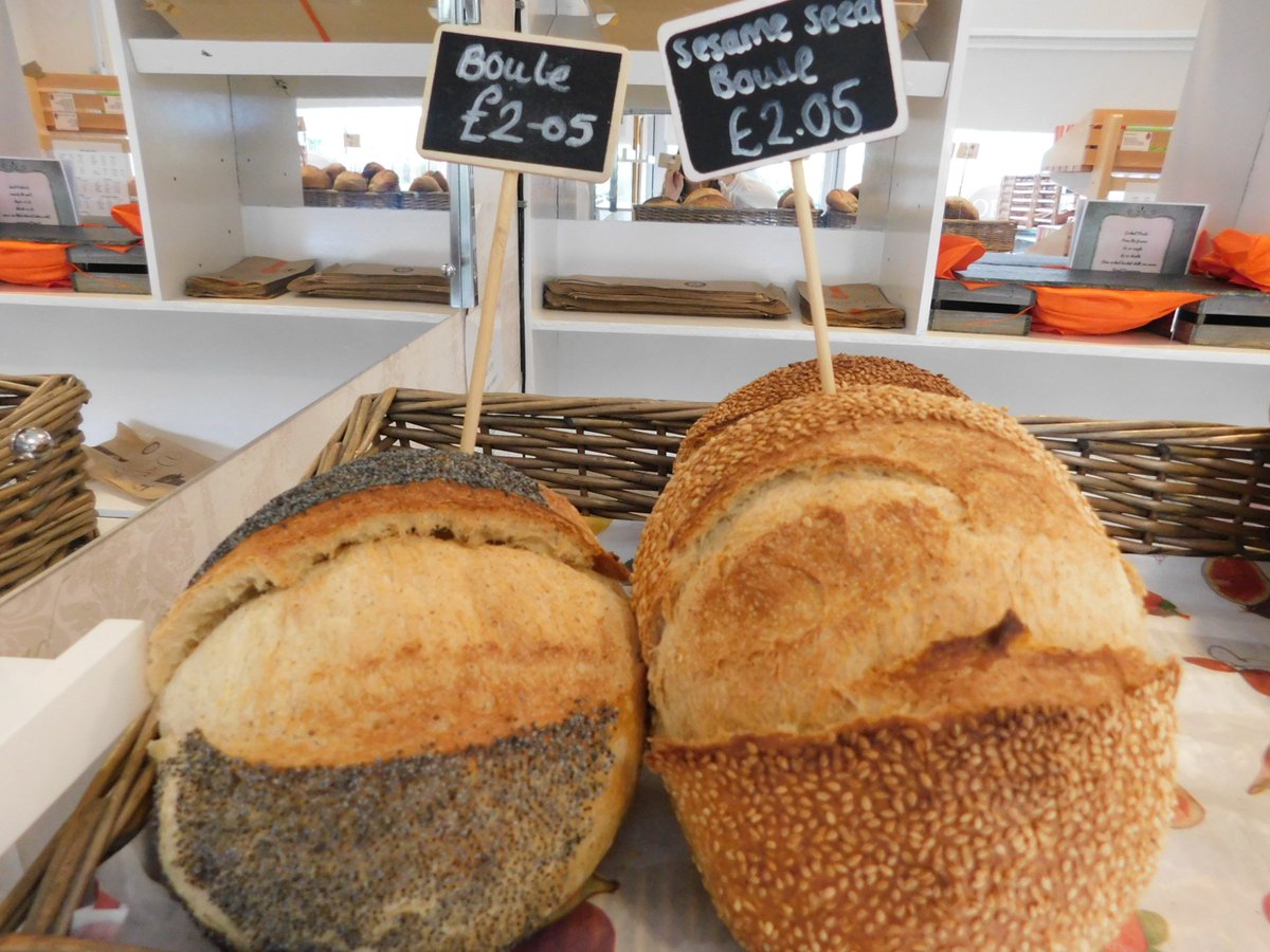 Dumouchelshop's tweet photo. Our #freshlymadebread freezes beautifully so you get that fresh taste whenever you're ready https://t.co/lEwVC49PPS https://t.co/2fKVqRPYxb